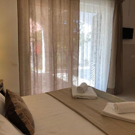 Bed and Breakfast Odegos Mono & Trilo à Torre dell'Orso Extérieur photo