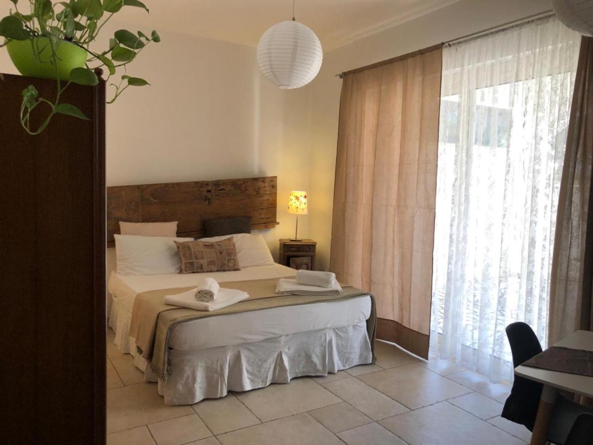 Bed and Breakfast Odegos Mono & Trilo à Torre dell'Orso Extérieur photo
