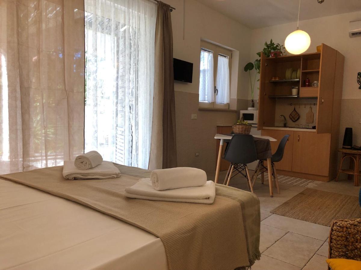 Bed and Breakfast Odegos Mono & Trilo à Torre dell'Orso Extérieur photo