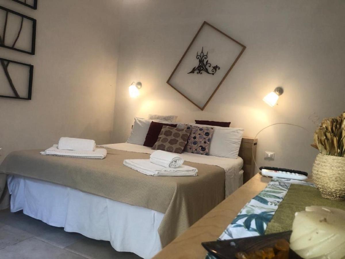 Bed and Breakfast Odegos Mono & Trilo à Torre dell'Orso Extérieur photo
