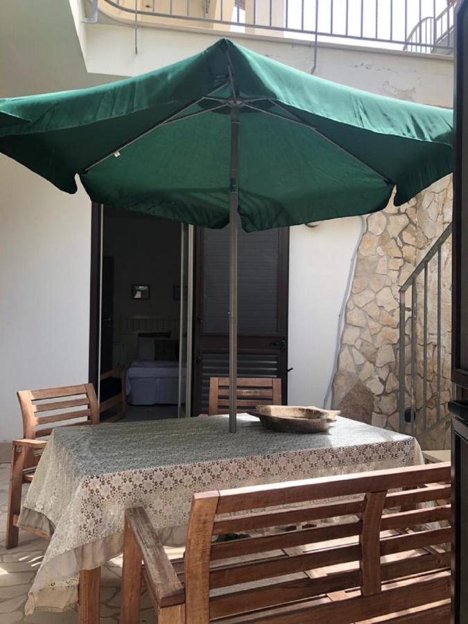 Bed and Breakfast Odegos Mono & Trilo à Torre dell'Orso Extérieur photo